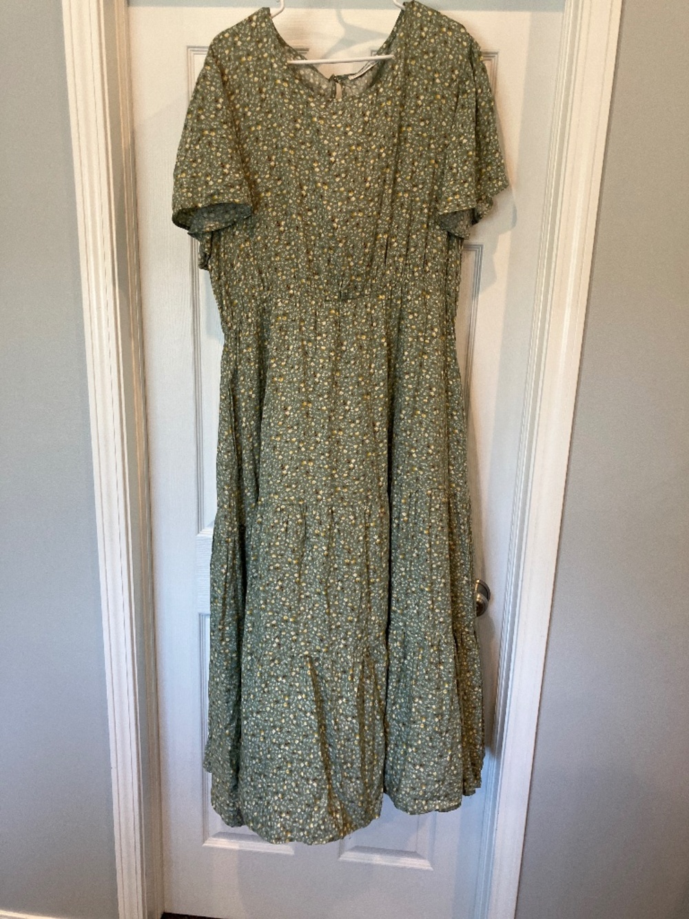 green dress